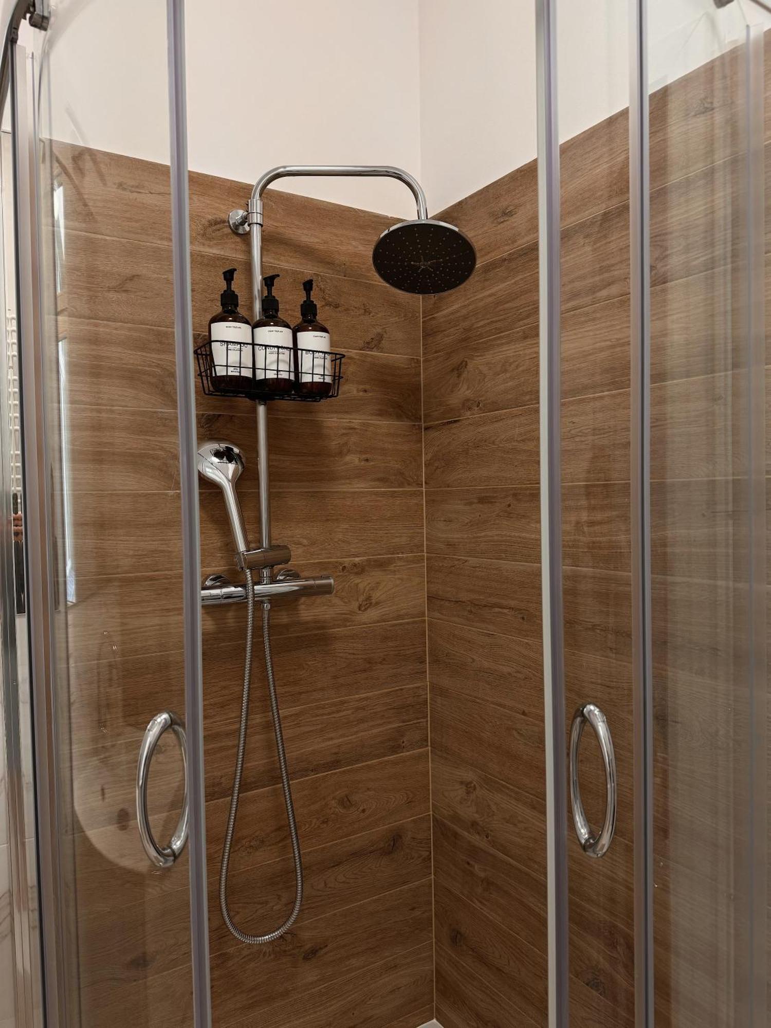 Apartment Honey Nook 3 Minutes From The Center Poznan